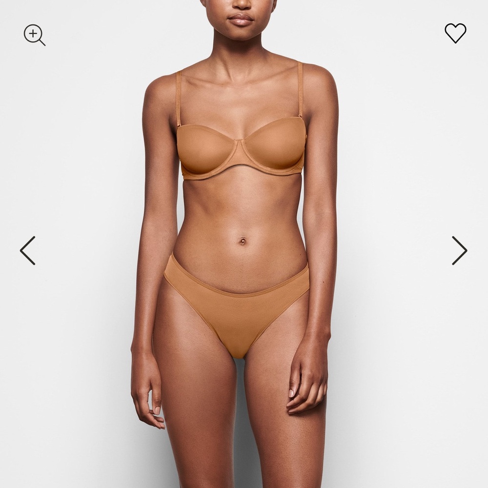 Skims ultra fine mesh strapless bra